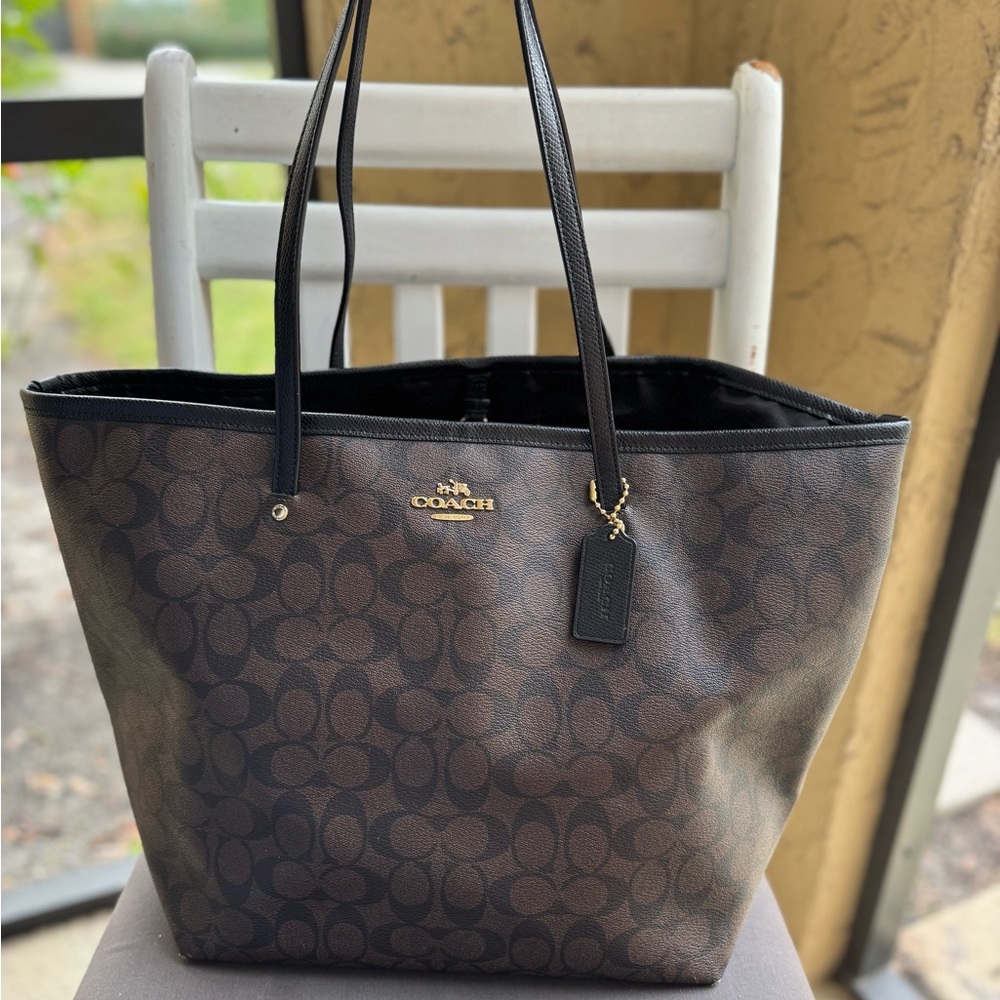 Large COACH logo tote bag
